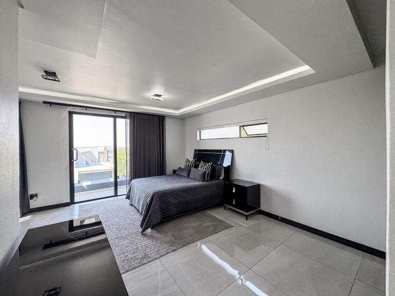 5 Bedroom Property for Sale in Midstream Ridge Gauteng