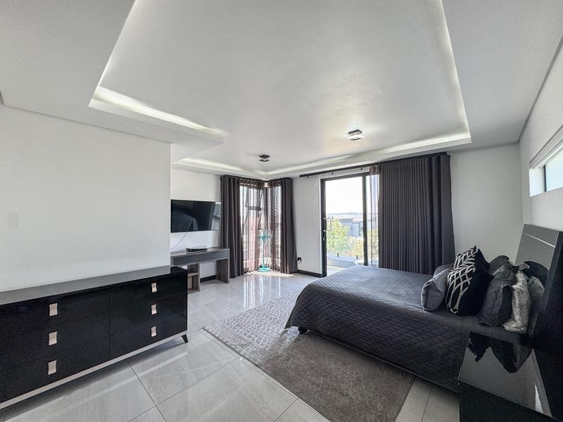 5 Bedroom Property for Sale in Midstream Ridge Gauteng