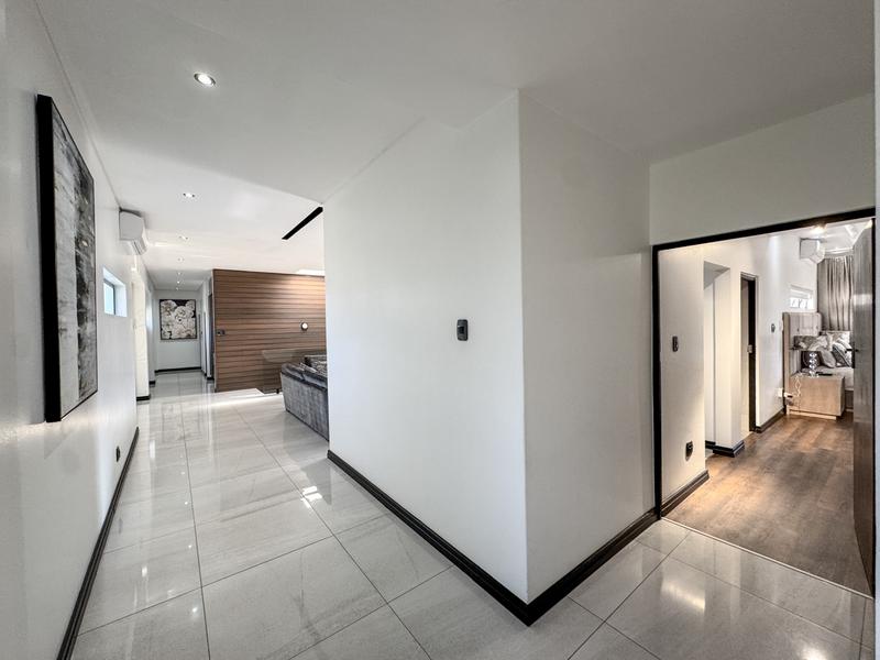 5 Bedroom Property for Sale in Midstream Ridge Gauteng