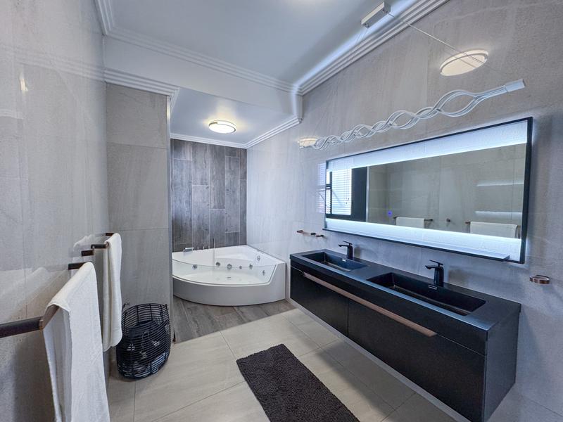 5 Bedroom Property for Sale in Midstream Ridge Gauteng