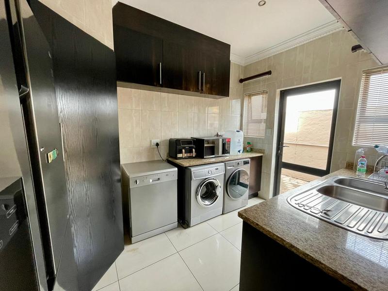 5 Bedroom Property for Sale in Willow Acres Gauteng