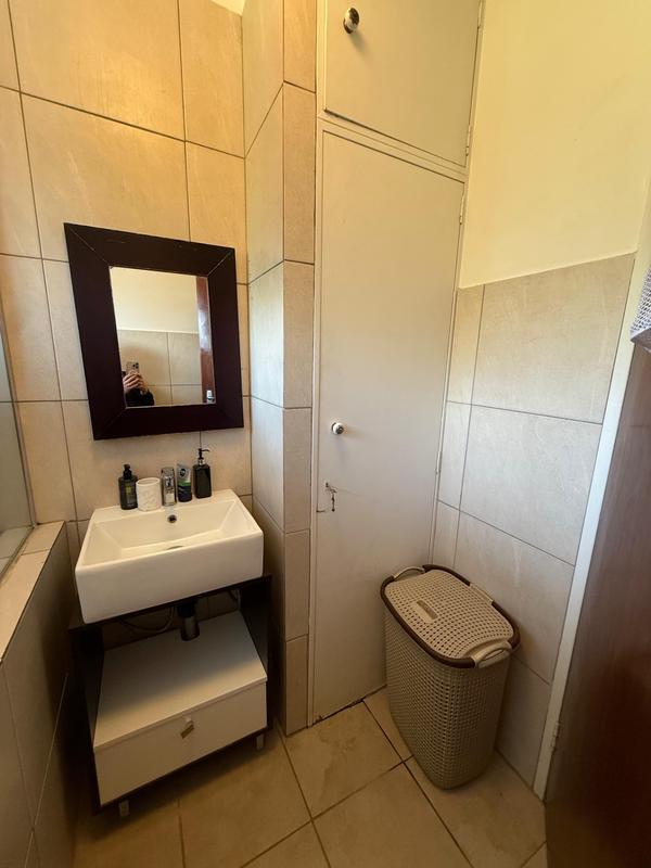 To Let 2 Bedroom Property for Rent in Essexwold Gauteng