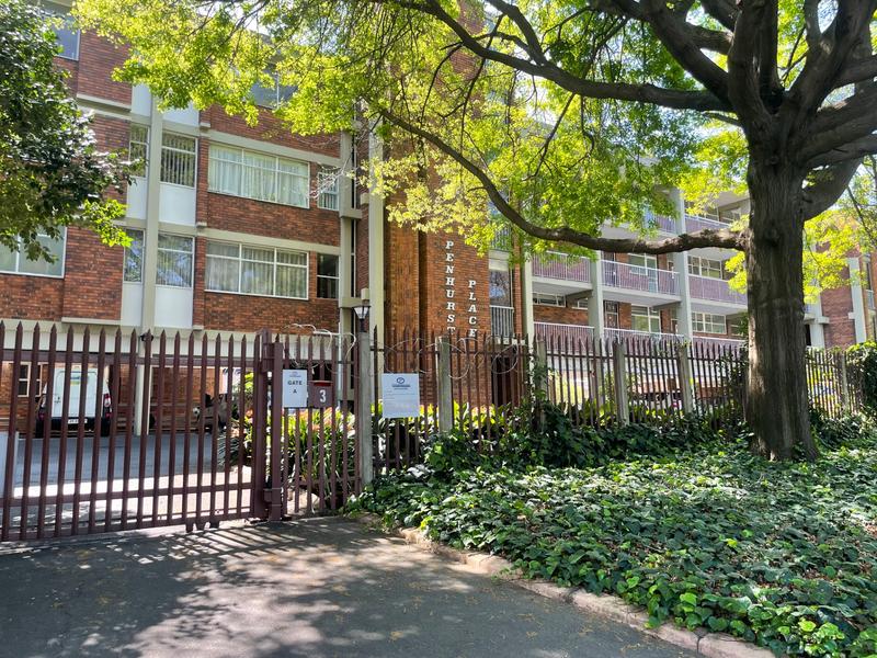To Let 2 Bedroom Property for Rent in Essexwold Gauteng