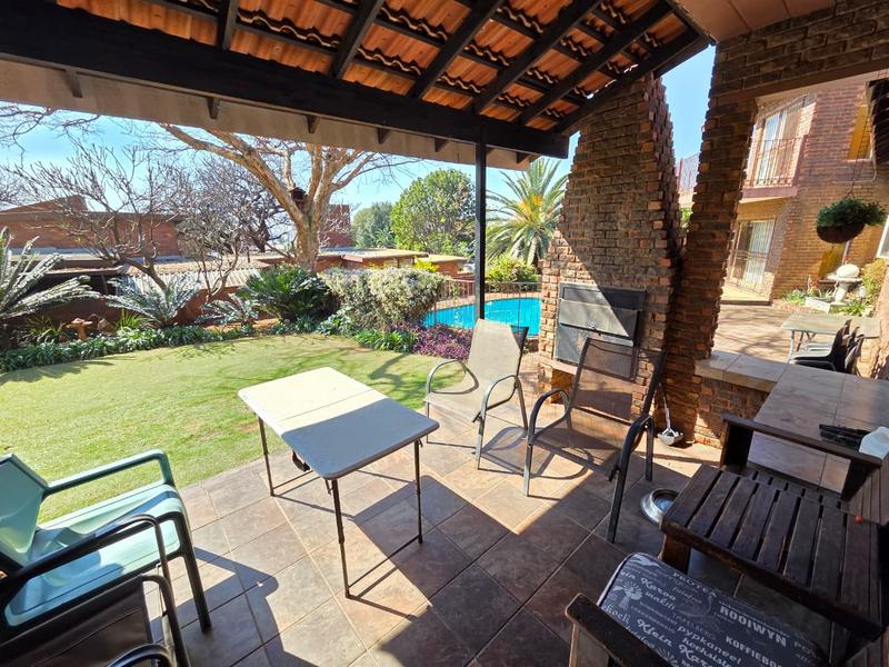5 Bedroom Property for Sale in Magalieskruin Gauteng