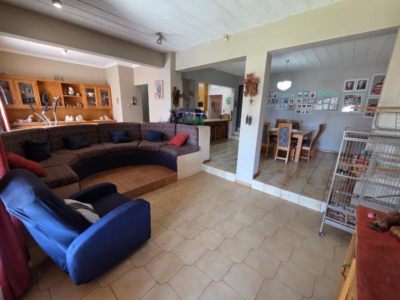 5 Bedroom Property for Sale in Magalieskruin Gauteng