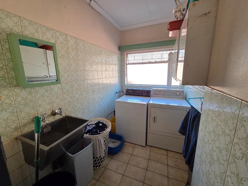 5 Bedroom Property for Sale in Magalieskruin Gauteng
