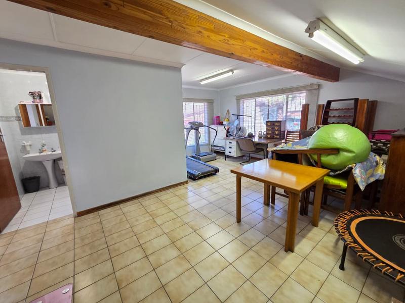 5 Bedroom Property for Sale in Magalieskruin Gauteng