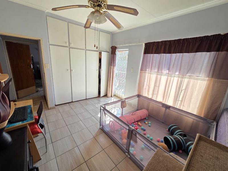 5 Bedroom Property for Sale in Magalieskruin Gauteng