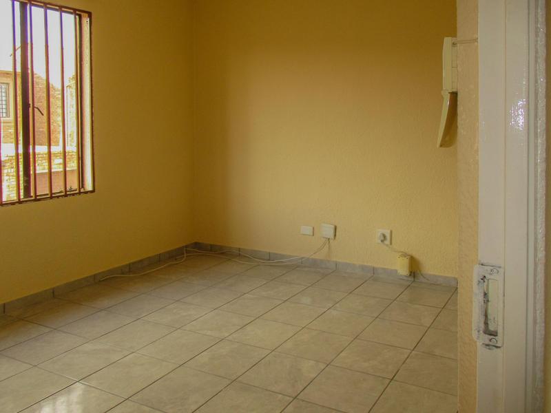 To Let 2 Bedroom Property for Rent in Die Hoewes Gauteng