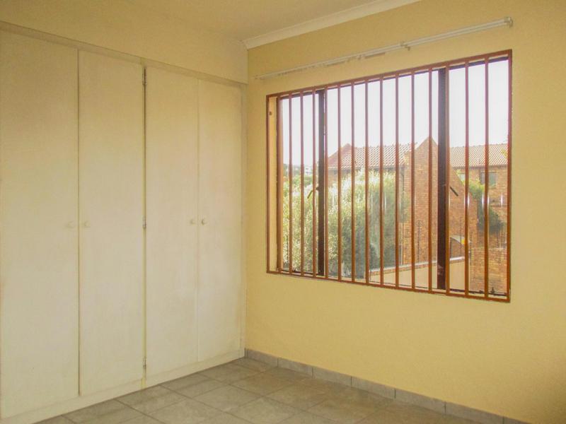 To Let 2 Bedroom Property for Rent in Die Hoewes Gauteng