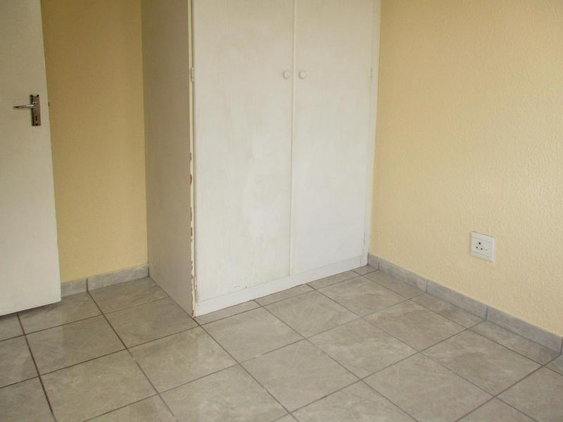 To Let 2 Bedroom Property for Rent in Die Hoewes Gauteng