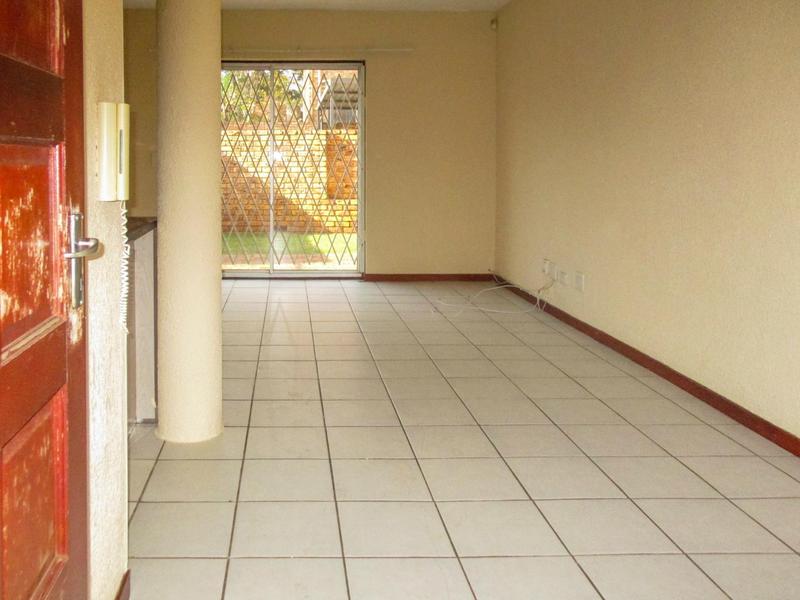 To Let 2 Bedroom Property for Rent in Die Hoewes Gauteng