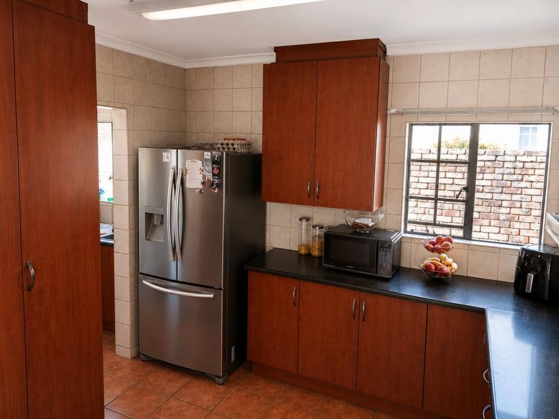 4 Bedroom Property for Sale in Thatchfield Gauteng