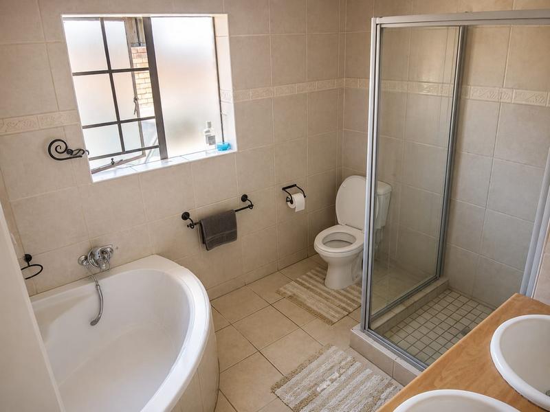 4 Bedroom Property for Sale in Thatchfield Gauteng