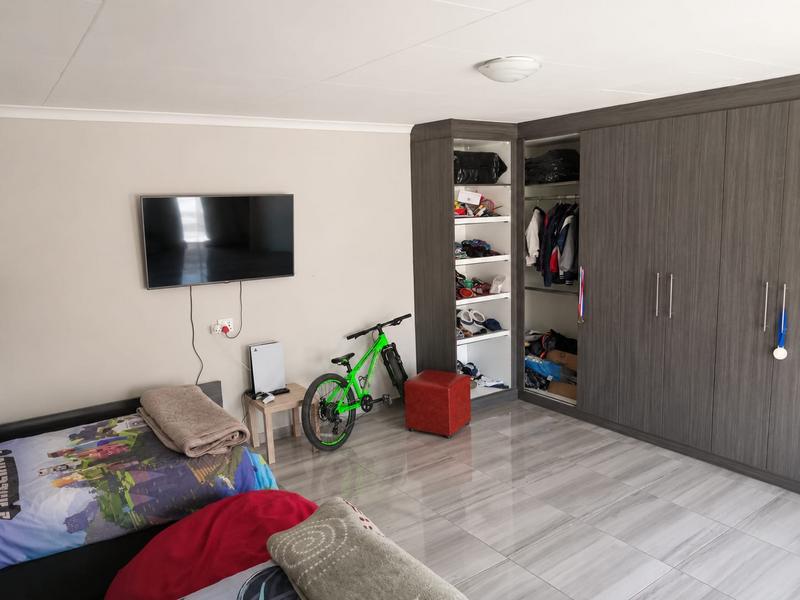 4 Bedroom Property for Sale in Thatchfield Gauteng