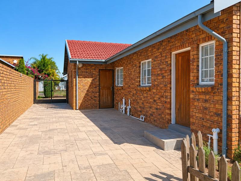 4 Bedroom Property for Sale in Thatchfield Gauteng