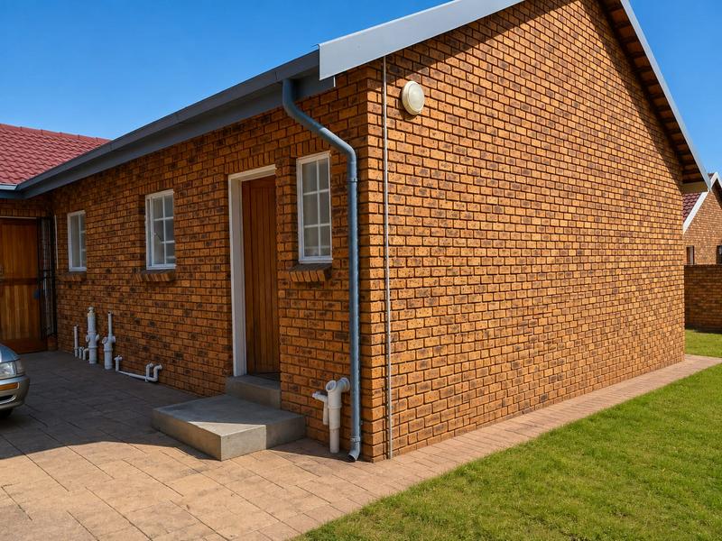 4 Bedroom Property for Sale in Thatchfield Gauteng
