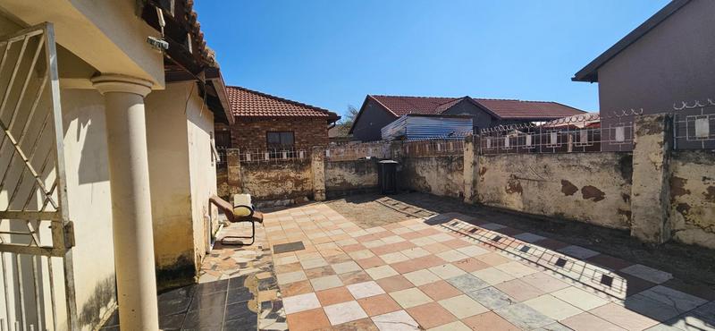 4 Bedroom Property for Sale in Lotus Gardens Gauteng