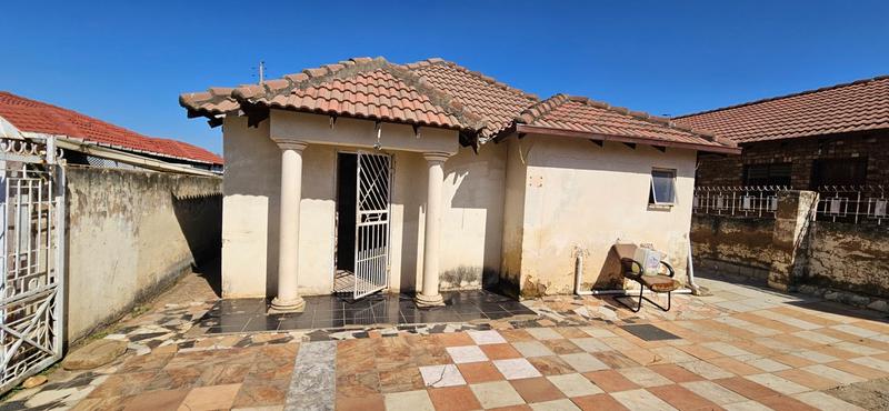 4 Bedroom Property for Sale in Lotus Gardens Gauteng