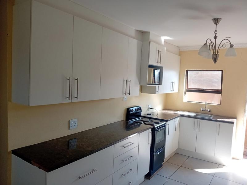 2 Bedroom Property for Sale in Olievenhoutbosch Gauteng