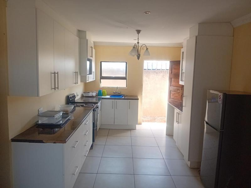 2 Bedroom Property for Sale in Olievenhoutbosch Gauteng