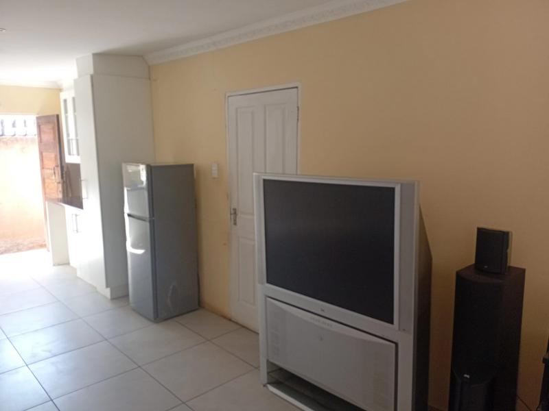 2 Bedroom Property for Sale in Olievenhoutbosch Gauteng