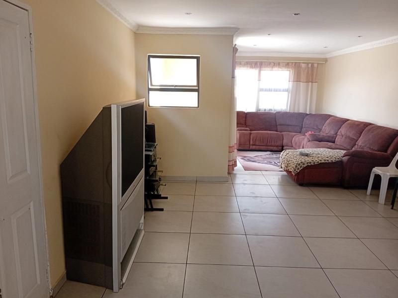 2 Bedroom Property for Sale in Olievenhoutbosch Gauteng