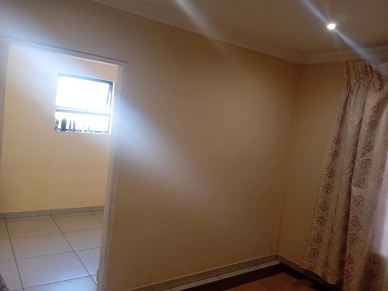 2 Bedroom Property for Sale in Olievenhoutbosch Gauteng