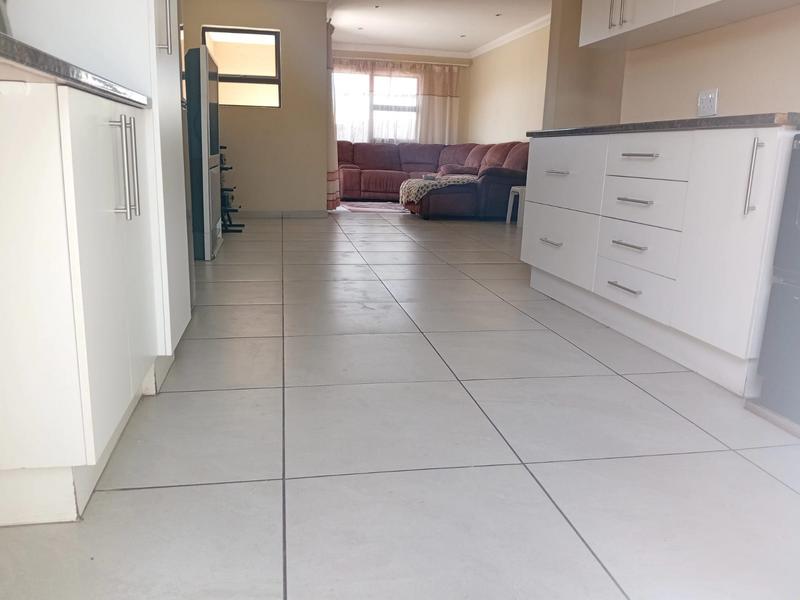 2 Bedroom Property for Sale in Olievenhoutbosch Gauteng