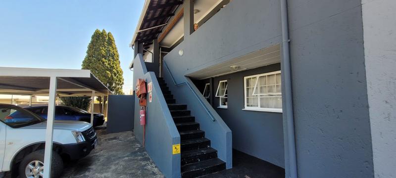 2 Bedroom Property for Sale in Verwoerdpark Gauteng