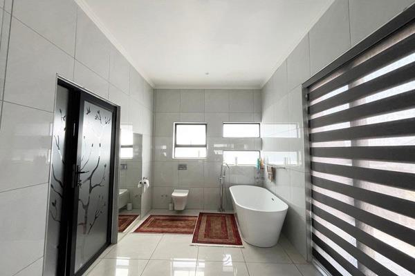 5 Bedroom Property for Sale in Six Fountains Residential Estate Gauteng