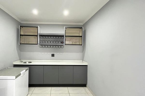 5 Bedroom Property for Sale in Six Fountains Residential Estate Gauteng