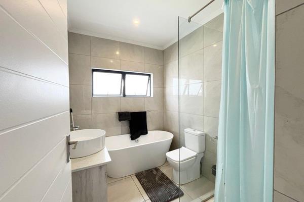5 Bedroom Property for Sale in Six Fountains Residential Estate Gauteng