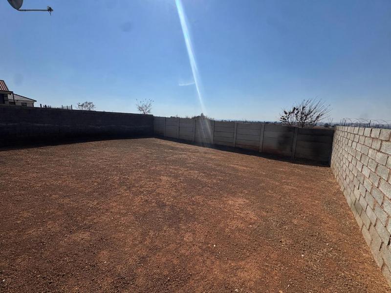 2 Bedroom Property for Sale in Mohlakeng Gauteng
