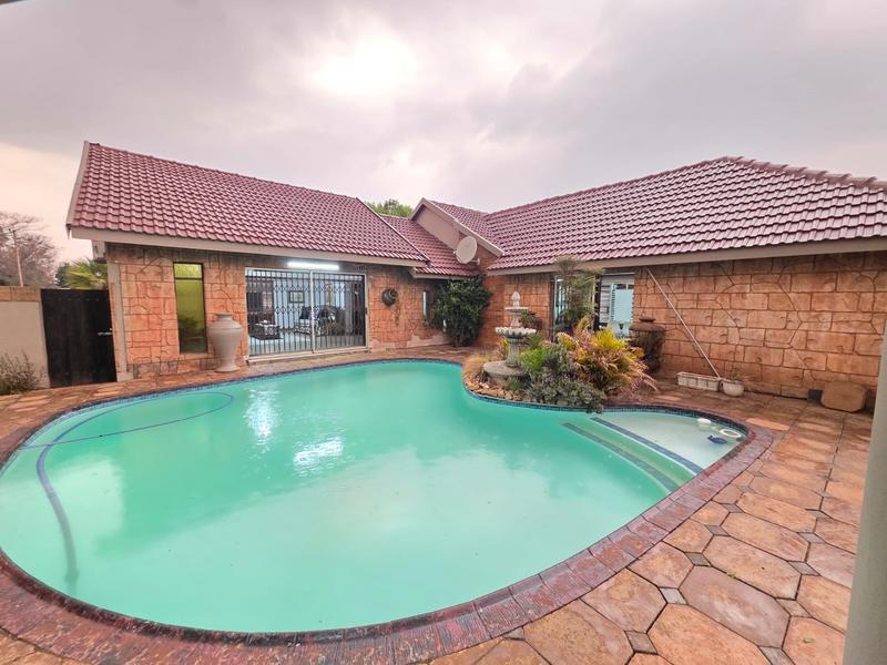 4 Bedroom Property for Sale in Arcon Park Gauteng