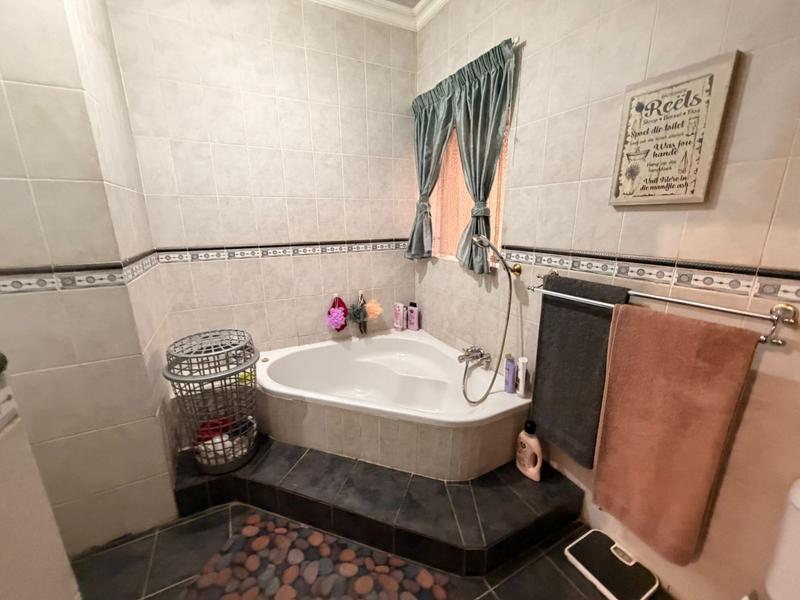 4 Bedroom Property for Sale in Three Rivers Gauteng