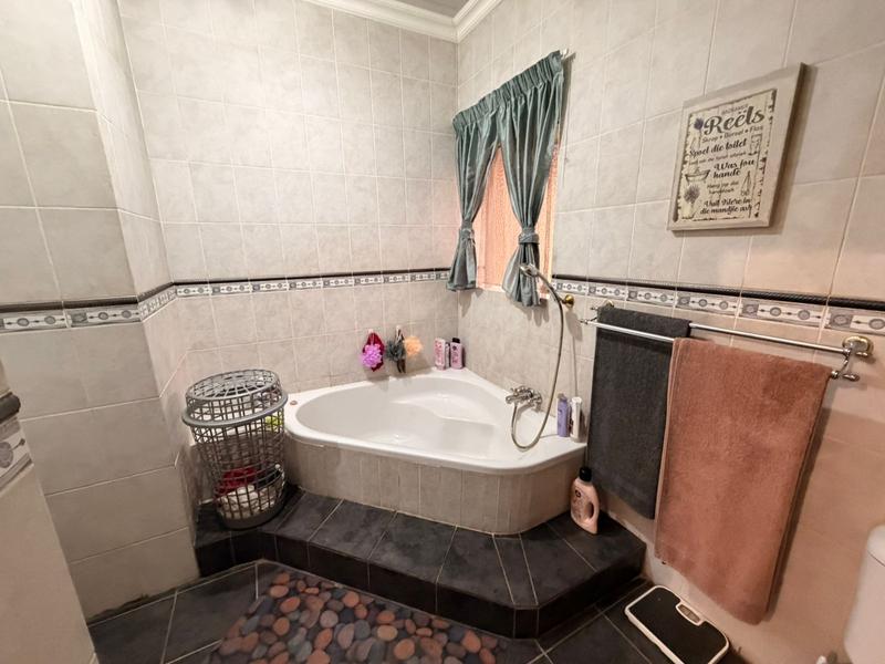 4 Bedroom Property for Sale in Three Rivers Gauteng