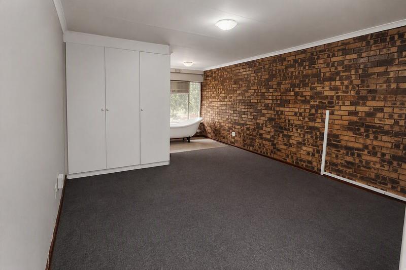 1 Bedroom Property for Sale in Weltevreden Park Gauteng