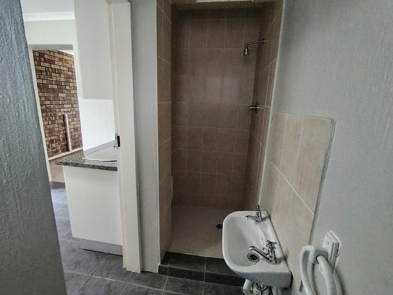 1 Bedroom Property for Sale in Weltevreden Park Gauteng