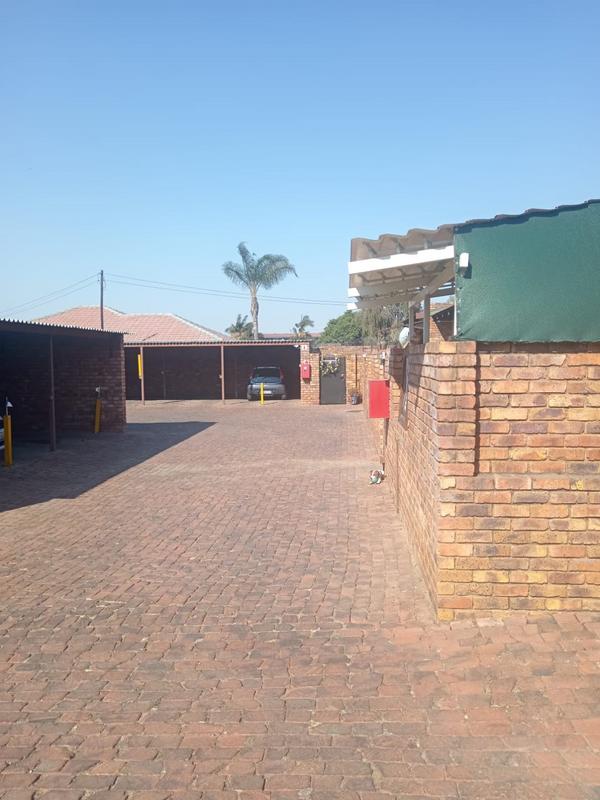 2 Bedroom Property for Sale in Pretoria Gardens Gauteng
