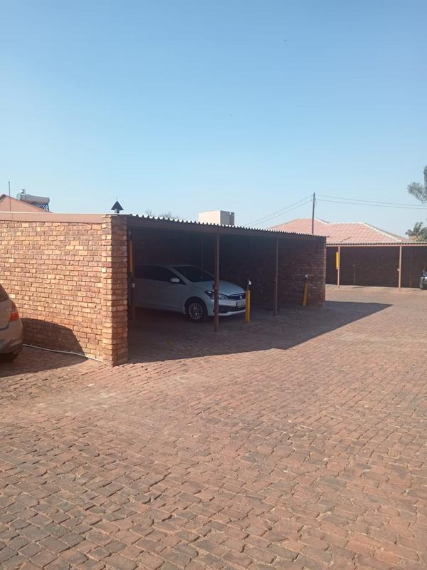 2 Bedroom Property for Sale in Pretoria Gardens Gauteng