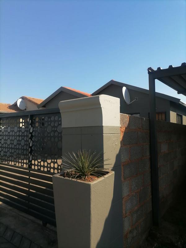 3 Bedroom Property for Sale in Windmill Park Gauteng