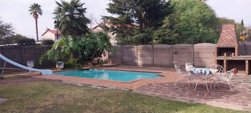To Let 1 Bedroom Property for Rent in Beyers Park Gauteng