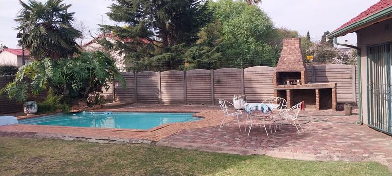 To Let 1 Bedroom Property for Rent in Beyers Park Gauteng