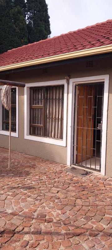 To Let 1 Bedroom Property for Rent in Beyers Park Gauteng
