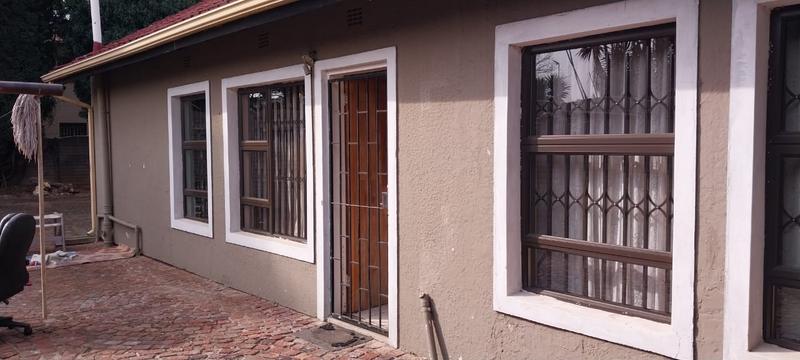 To Let 1 Bedroom Property for Rent in Beyers Park Gauteng