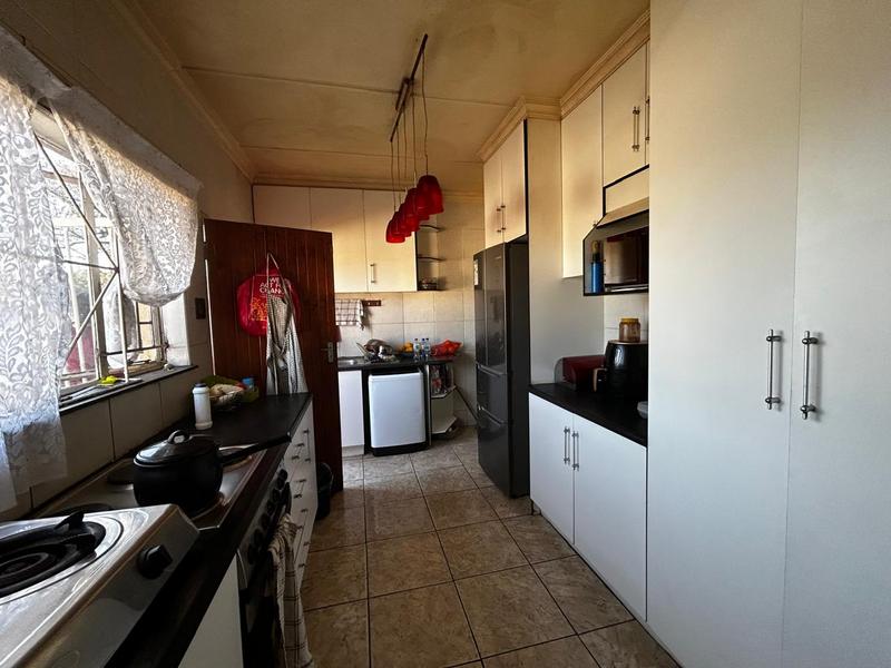 4 Bedroom Property for Sale in Klippoortje Gauteng