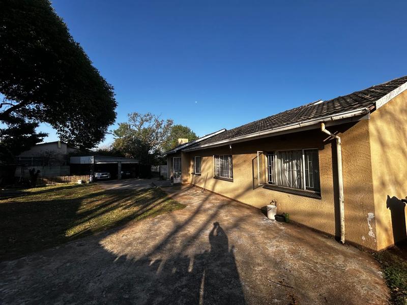 4 Bedroom Property for Sale in Klippoortje Gauteng