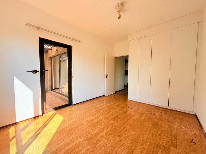 2 Bedroom Property for Sale in Sunninghill Gauteng