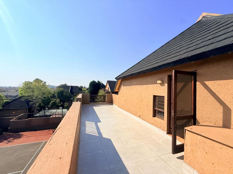 2 Bedroom Property for Sale in Sunninghill Gauteng